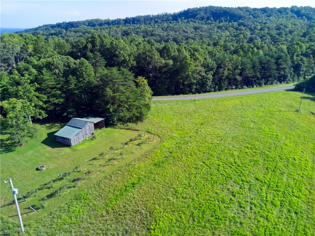 1463 Mount Herman Church Road Mount Airy, NC 27030 - Photo 4 of 28