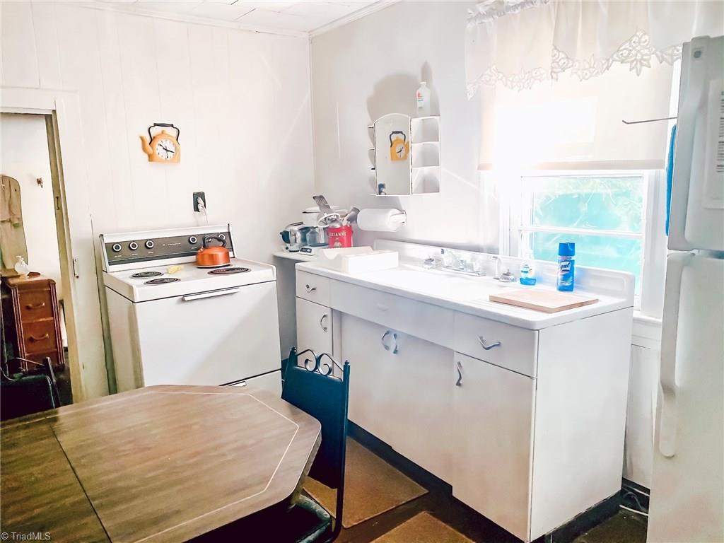 1463 Mount Herman Church Road Mount Airy, NC 27030 - Photo 6 of 28