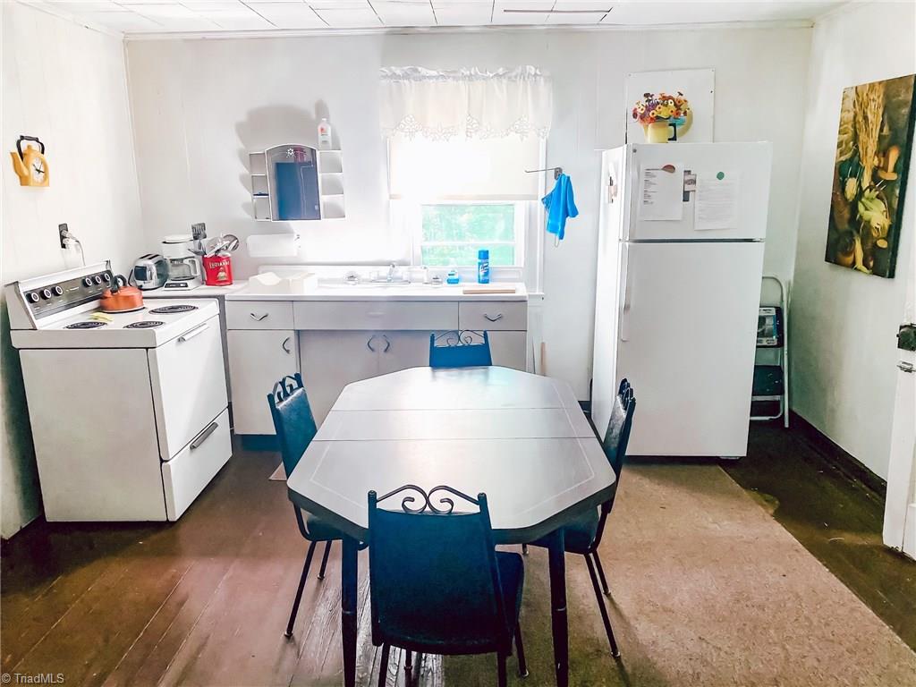 1463 Mount Herman Church Road Mount Airy, NC 27030 - Photo 9 of 28