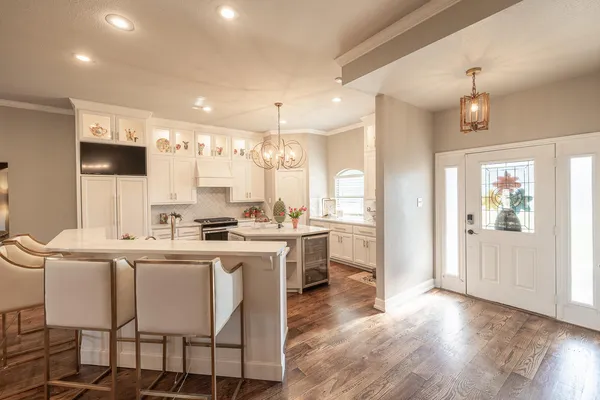 $899,000 | 516 Avenue R, Shallowater, TX 79363