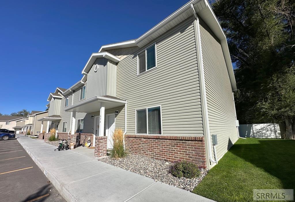 2001 Lawrence Ln Unit 604  