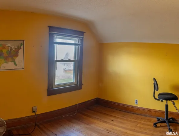 $59,900 | 108 Grant Street, Avon, IL 61415