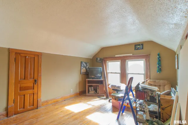 $59,900 | 108 Grant Street, Avon, IL 61415