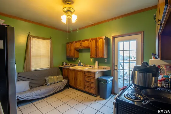 $59,900 | 108 Grant Street, Avon, IL 61415