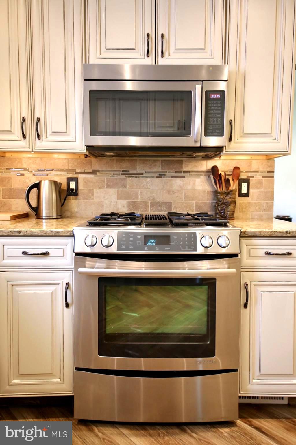226 Winding Way Road Stratford, NJ 08084 - Photo 8 of 57 Beautiful tile backsplash