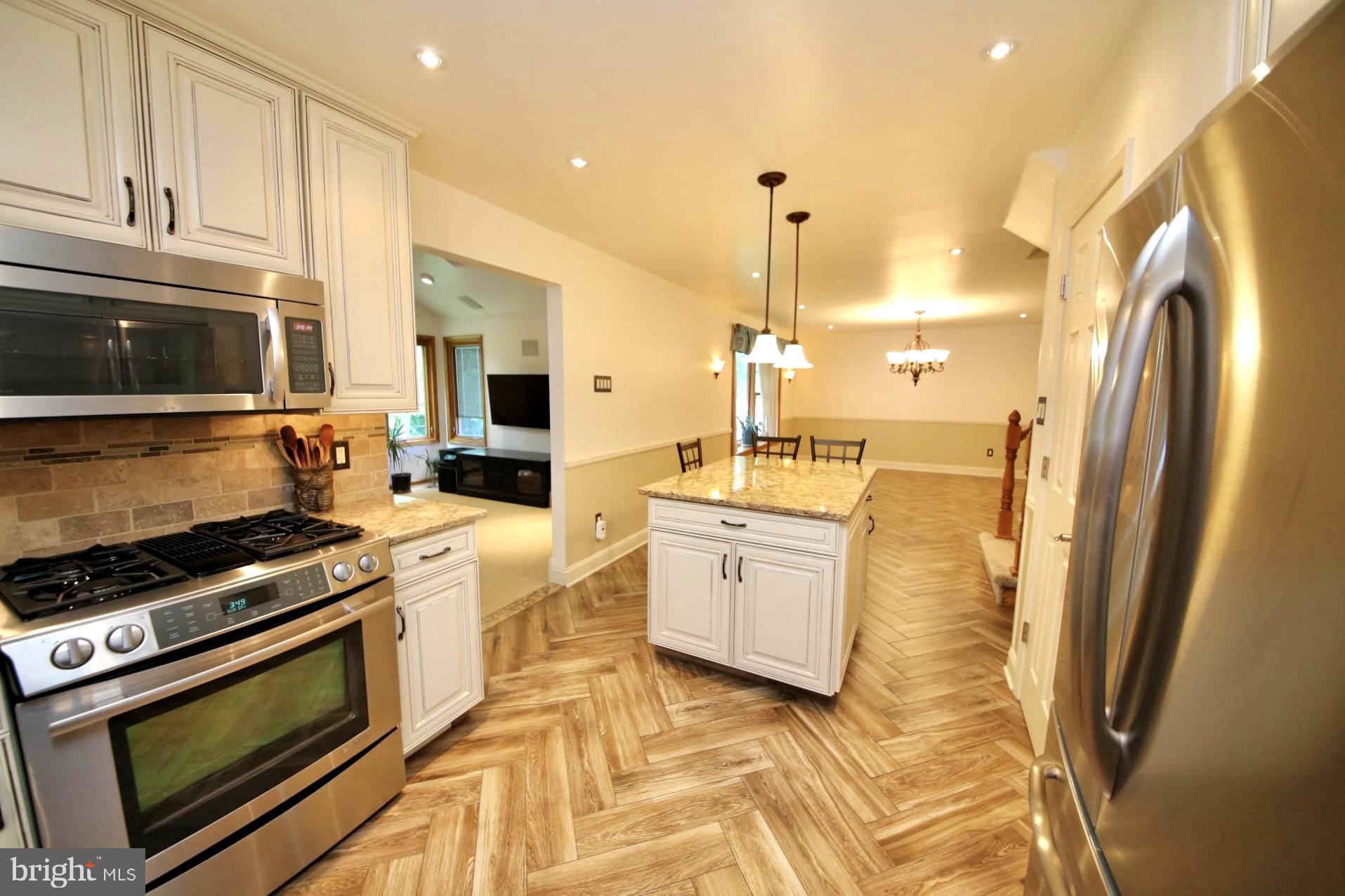 226 Winding Way Road Stratford, NJ 08084 - Photo 9 of 57 Entertainers delight space