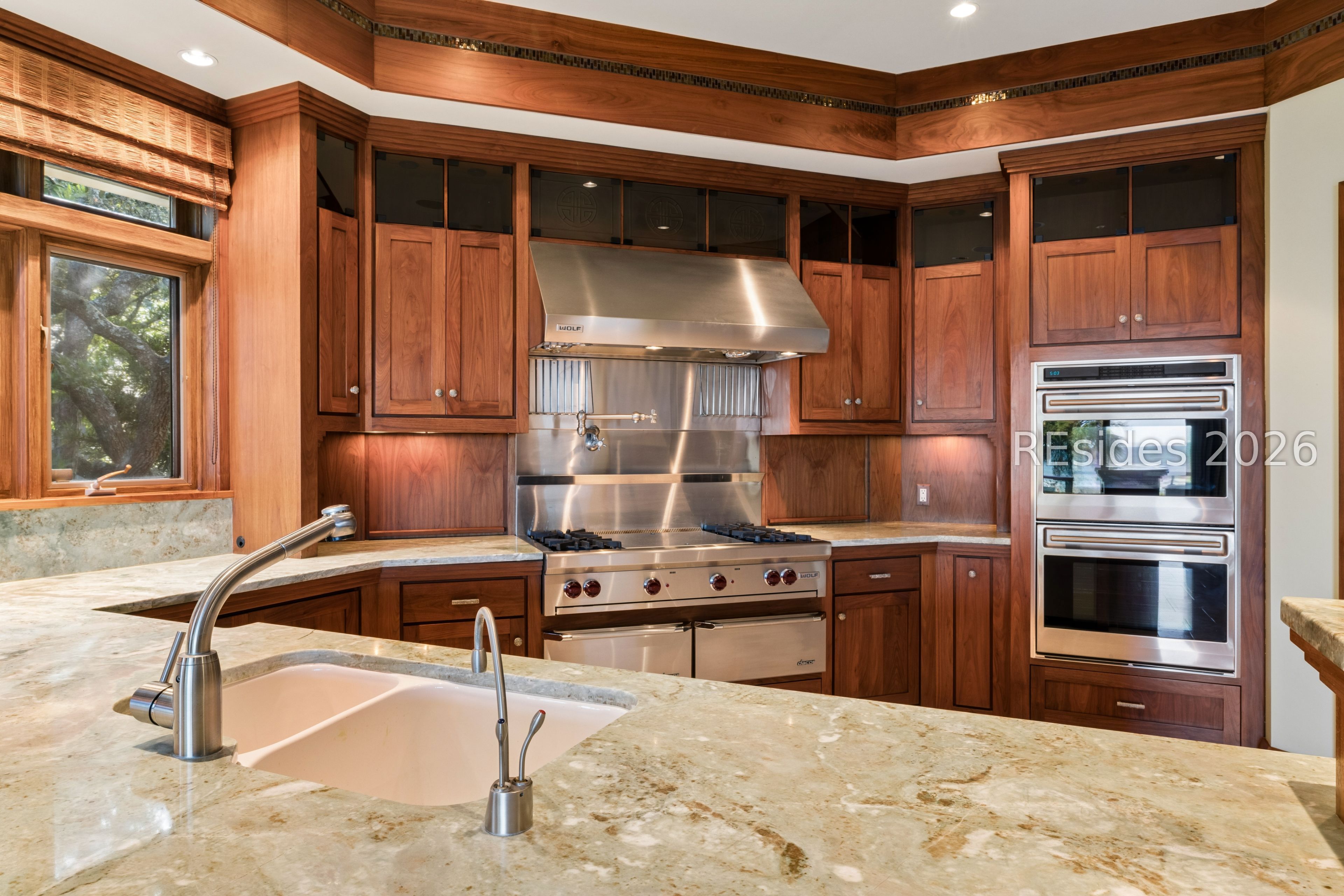 21 Red Cardinal Road Hilton Head Island, SC 29928 - Photo 14 of 54 Wolf cooktop w/double ovens,Dacor warming drawers