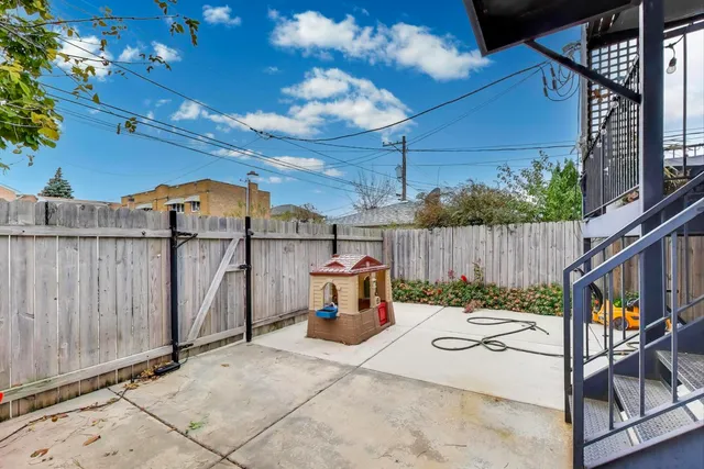 $3,250 | 3320 North Narragansett Avenue, Unit 2, Chicago, IL 60634