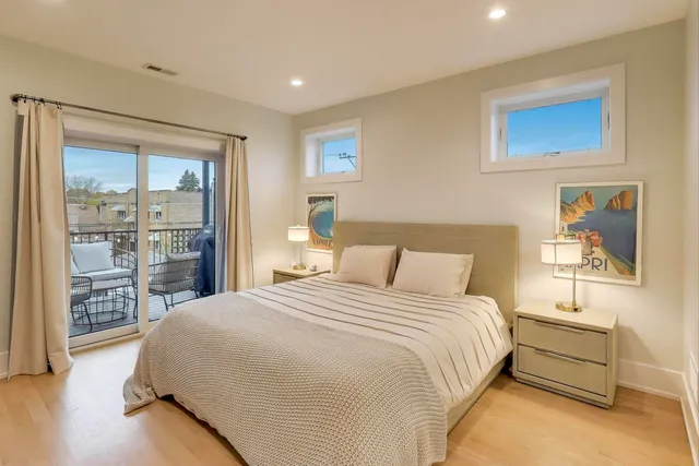 $3,250 | 3320 North Narragansett Avenue, Unit 2, Chicago, IL 60634