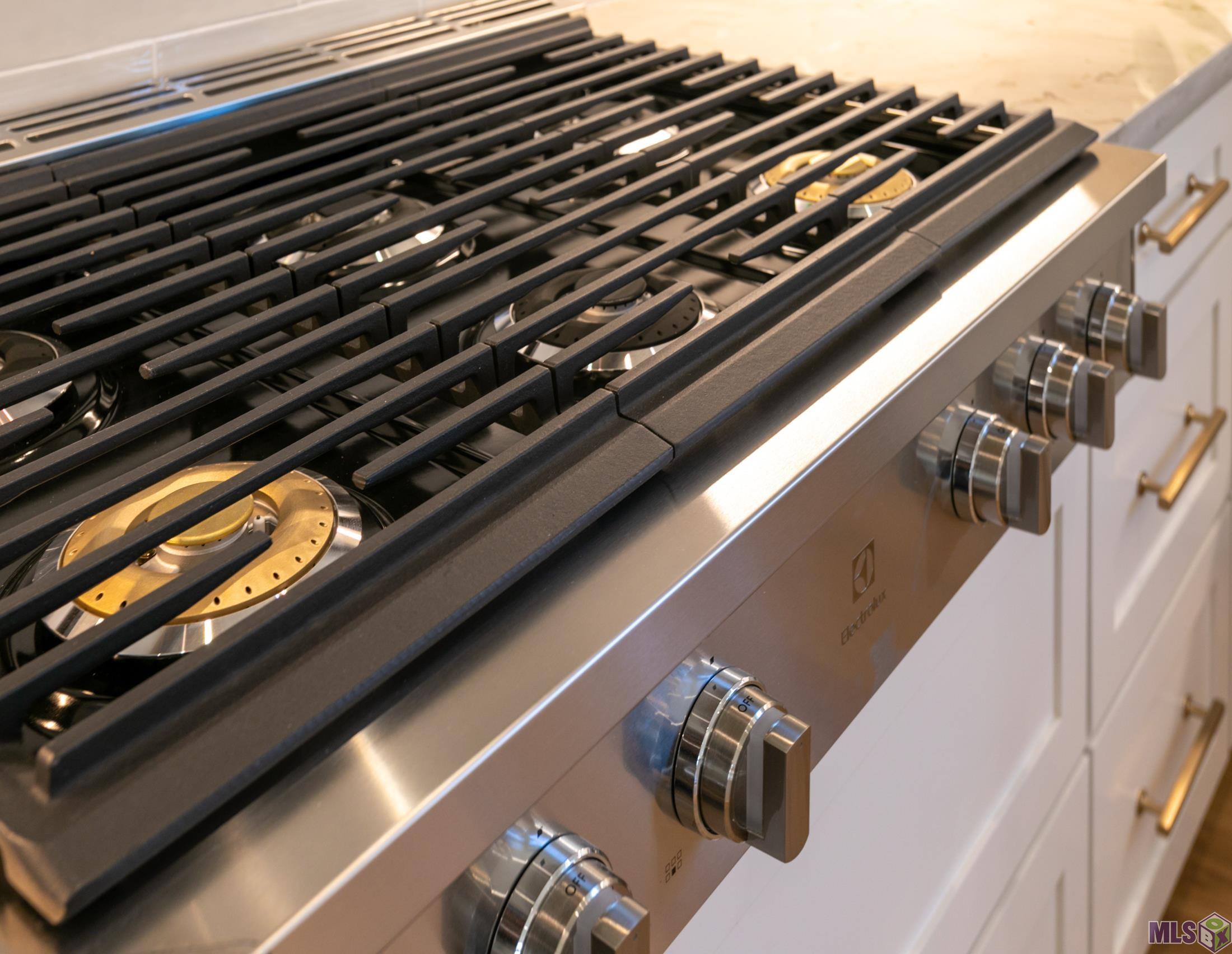 5212 North Pointer Court Baton Rouge, LA 70808 - Photo 9 of 20 6 burner cook top