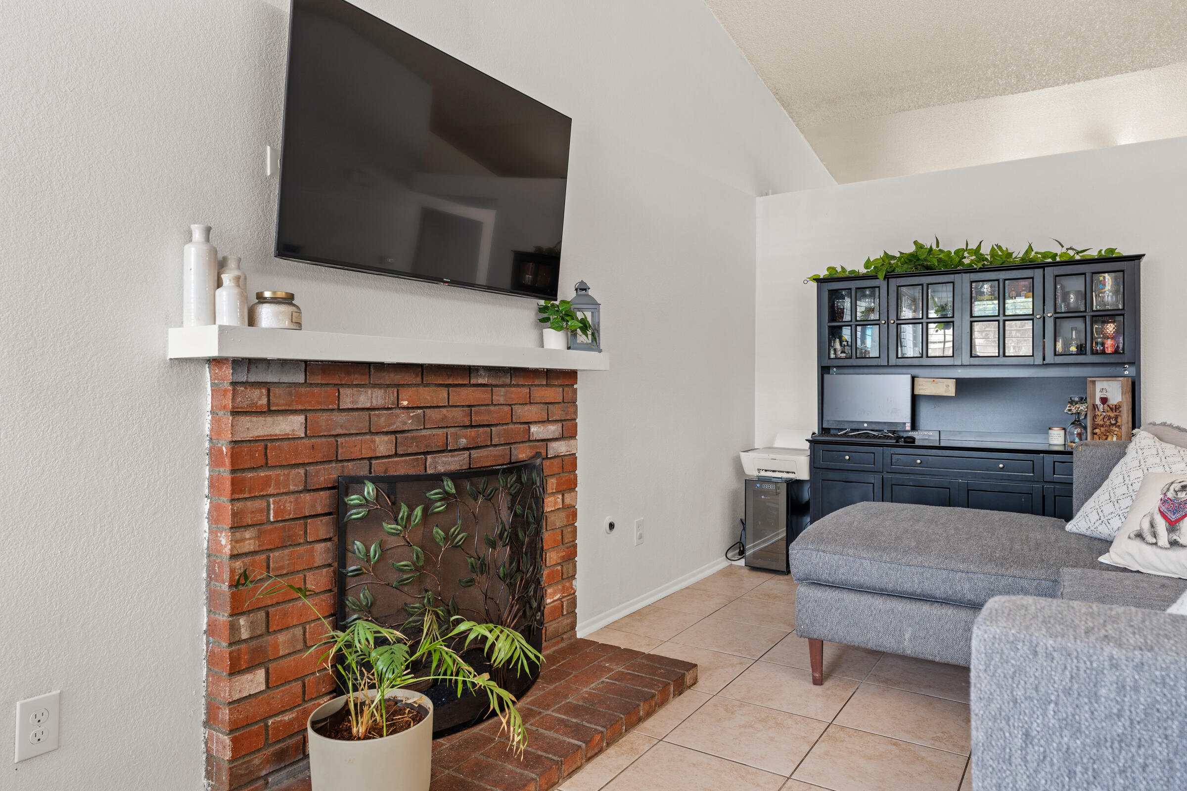 511 West Virginia Street Rialto, CA 92376 - Photo 5 of 21 511 W Virginia St-9