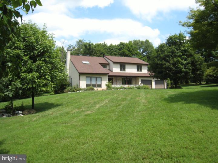 790 Hobbs Road Wayne, PA 19087 - Photo 1 of 22 Front Yard