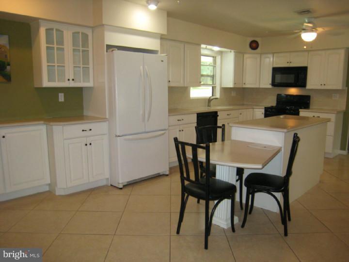 790 Hobbs Road Wayne, PA 19087 - Photo 11 of 22 Kitchen