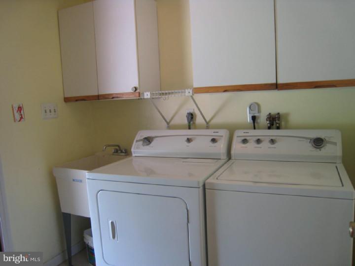 790 Hobbs Road Wayne, PA 19087 - Photo 15 of 22 Laundry Room