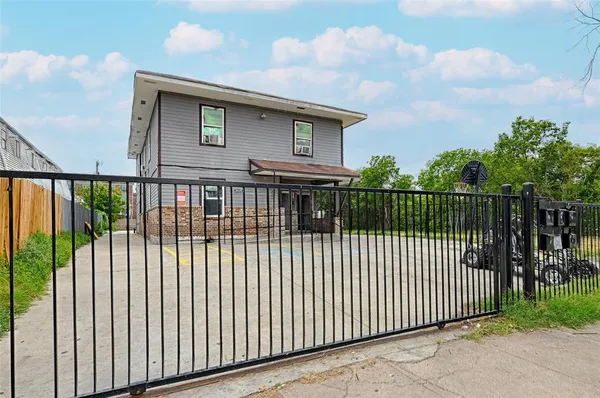 $750,000 | 3020 South Boulevard, Unit 6, Dallas, TX 75215