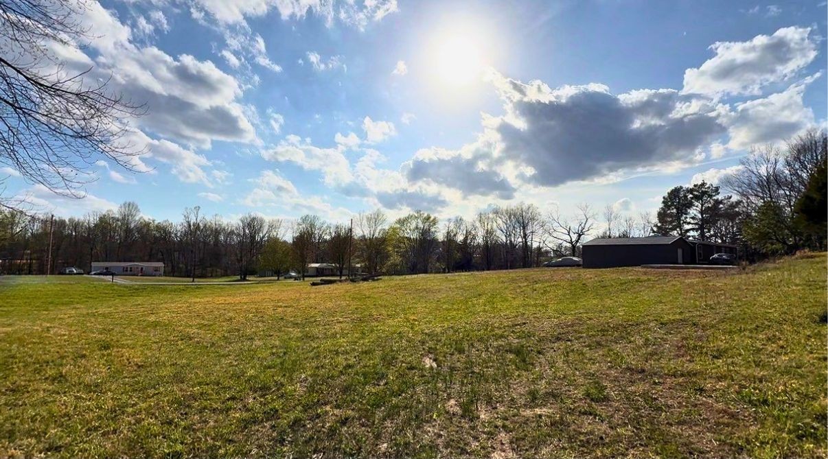 1672 Rabe Coats Road Westmoreland, TN 37186 - Photo 2 of 25