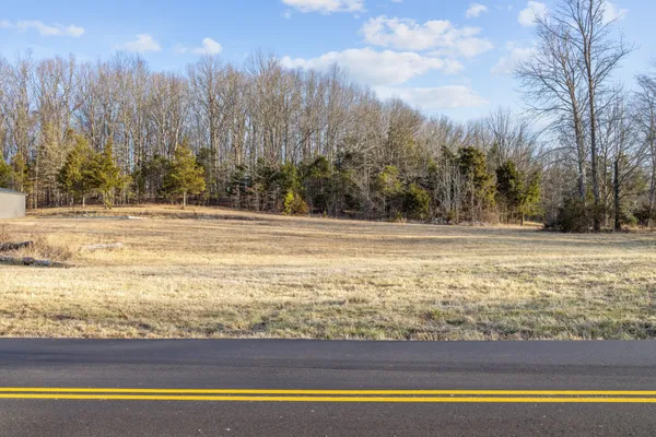$129,999 | 1672 Rabe Coats Road, Westmoreland, TN 37186