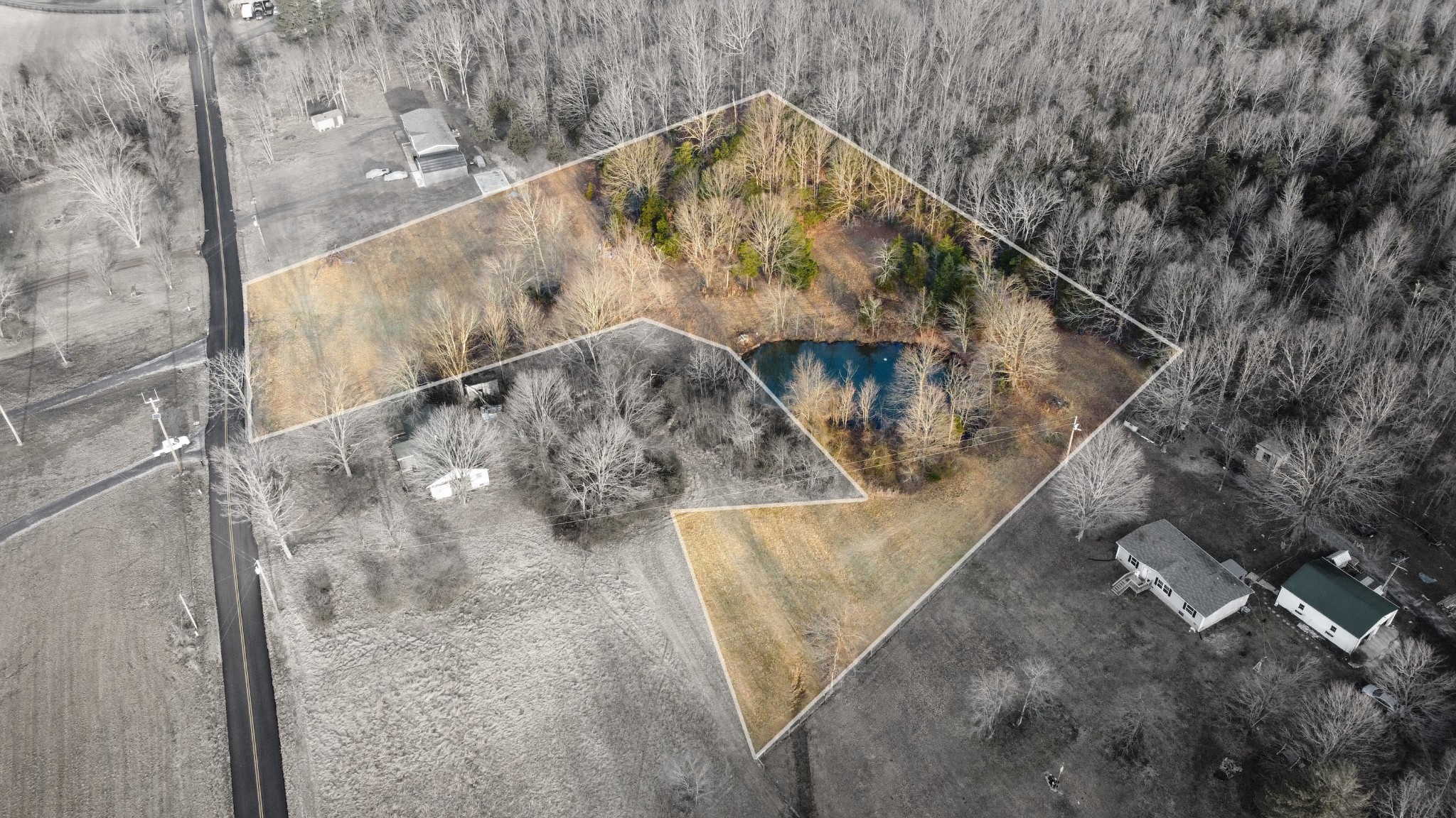 1672 Rabe Coats Road Westmoreland, TN 37186 - Photo 3 of 17