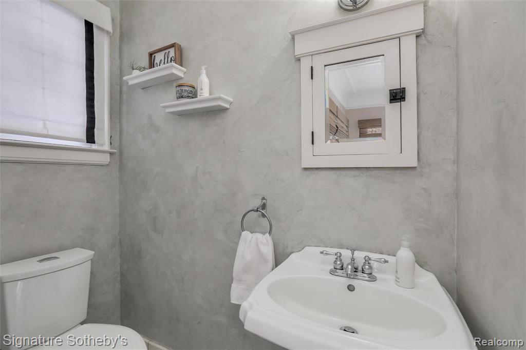 1250 Bishop Road Grosse Pointe Park, MI 48230 - Photo 12 of 32