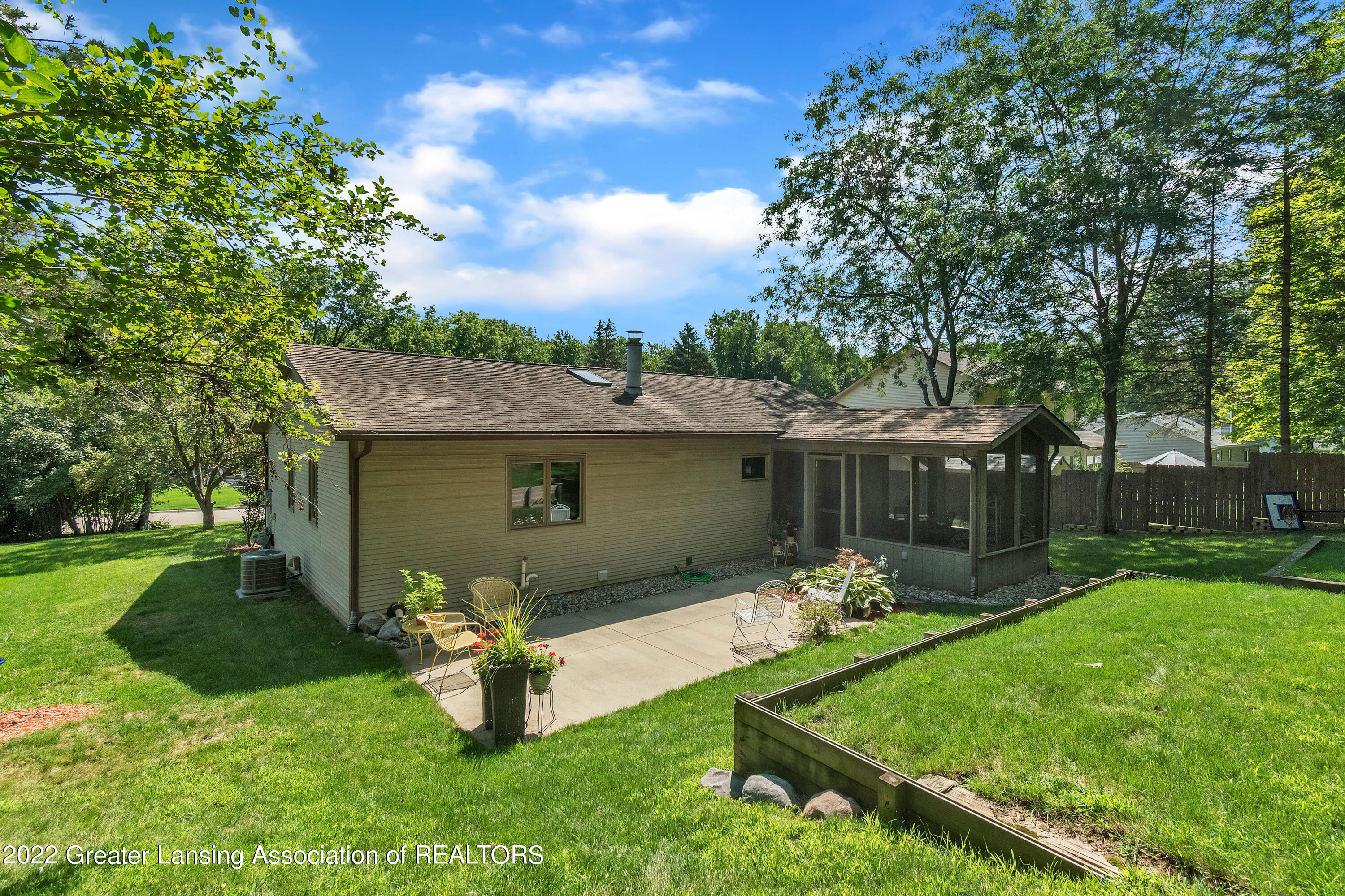 230 Williamsburg Road Lansing, MI 48917 - Photo 33 of 37 33-230-Williamsburg-Road-WindowStill-Rea