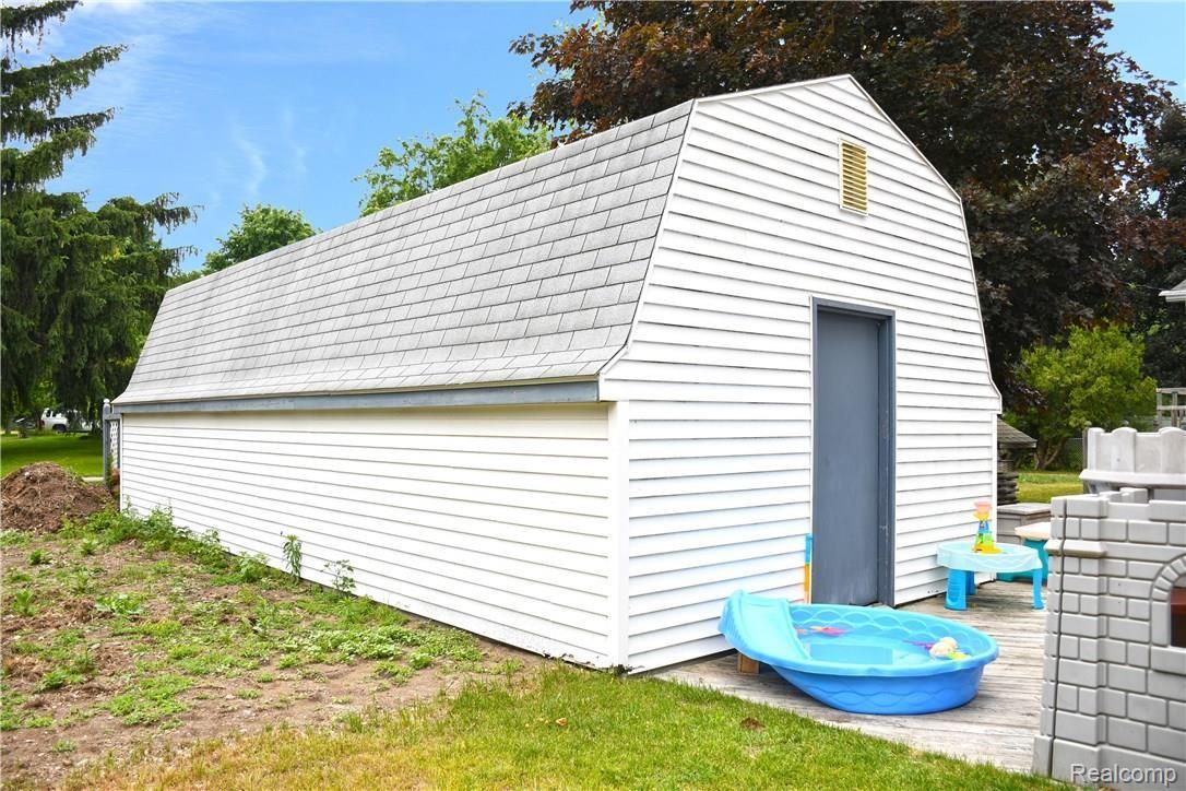 8185 Lakeshore Road Fort Gratiot, MI 48059 - Photo 15 of 19 SHED.jpg
