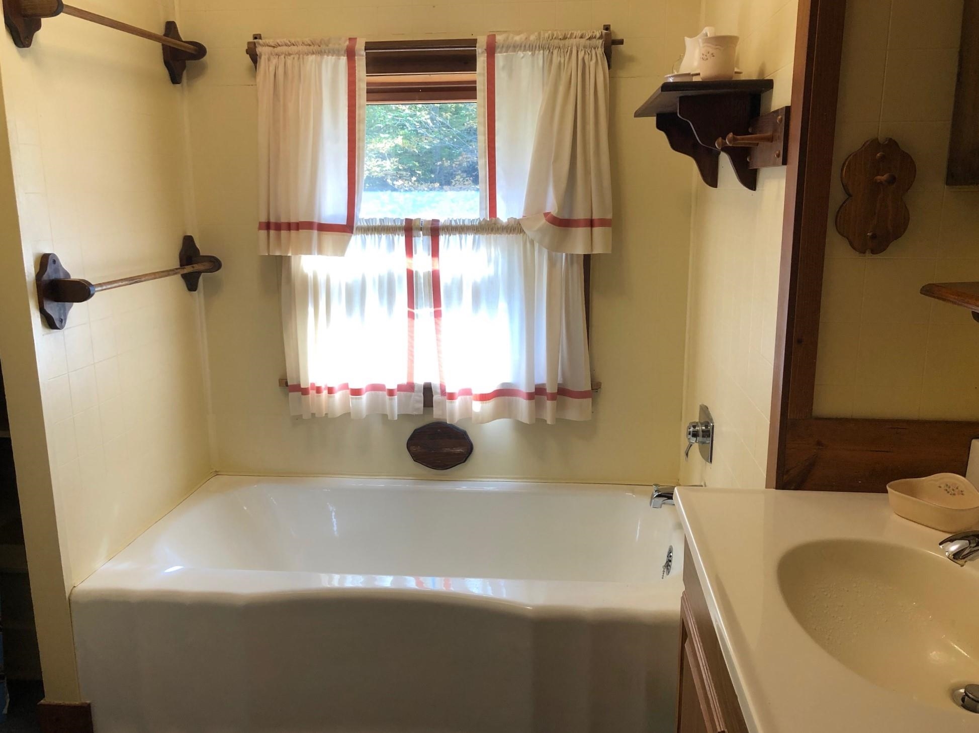 44 Mirror Lake Road Thornton, NH 03285 - Photo 11 of 20 Gallery Image 11
