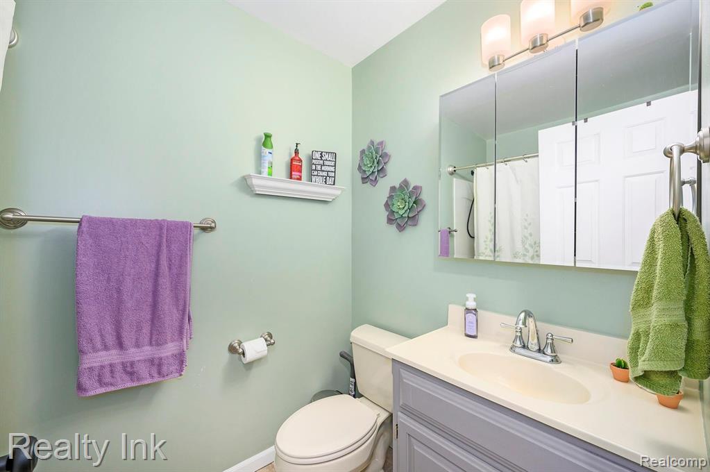 61803 Rambling Way South Lyon, MI 48178 - Photo 17 of 27