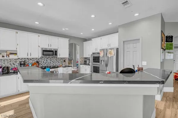 $800,000 | 2057 Sapphire Valley Avenue, Henderson, NV 89074