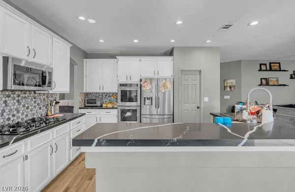 $800,000 | 2057 Sapphire Valley Avenue, Henderson, NV 89074