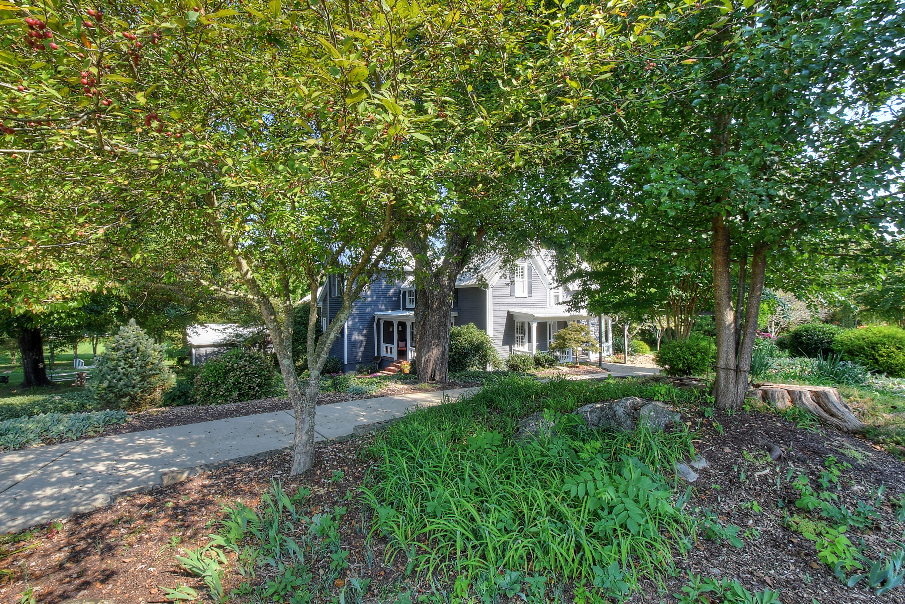 1185 Rice Cross Road Piney Flats, TN 37686 - Photo 9 of 133 5