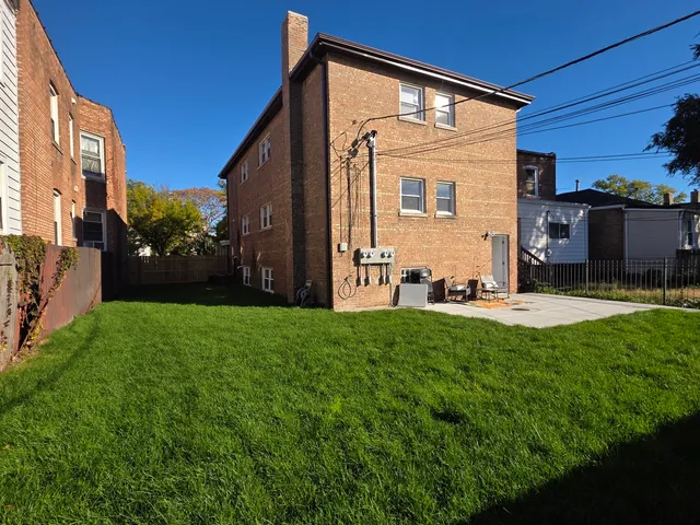 $1,450 | 1621 East 74th Place, Unit G, Chicago, IL 60649