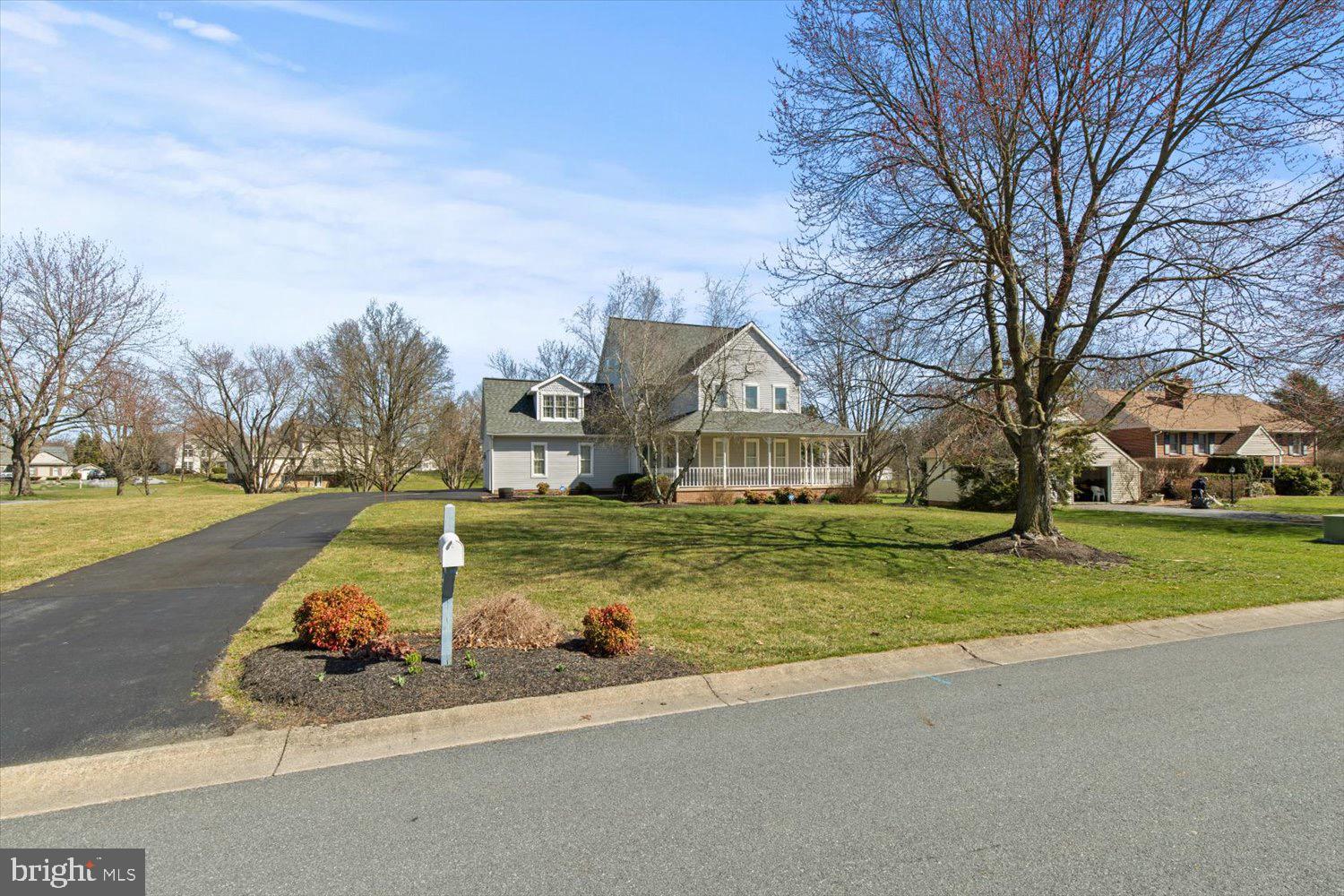 2755 Pendleton Drive Lititz, PA 17543 - Photo 4 of 36