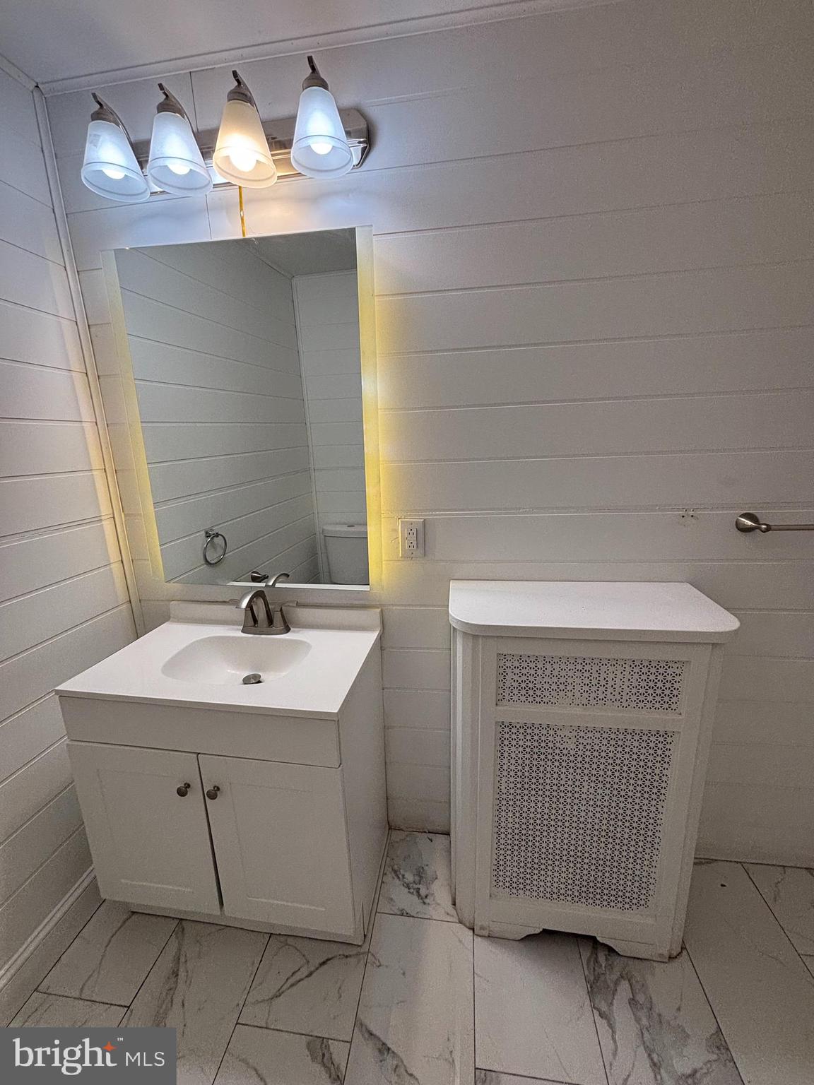 441 West Raymond Street Philadelphia, PA 19140 - Photo 18 of 29 bathroom