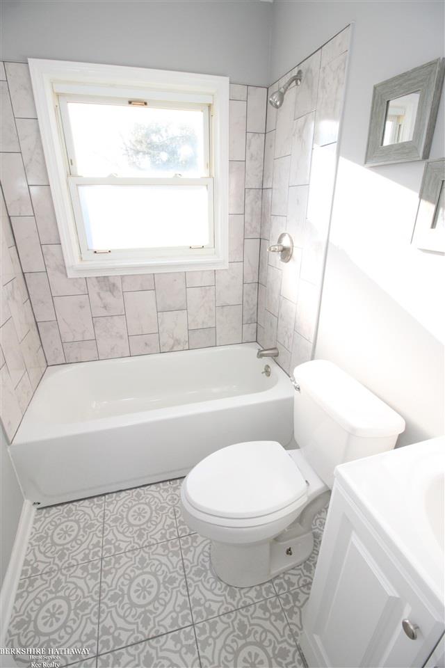 18118 Stephens Road Eastpointe, MI 48021 - Photo 14 of 25 50062893-13.JPG