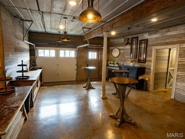 $625,500 | 201 West Church Street, Bowling Green, MO 63334