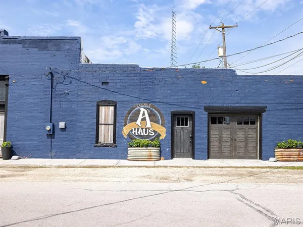 $595,000 | 201 West Church Street, Bowling Green, MO 63334