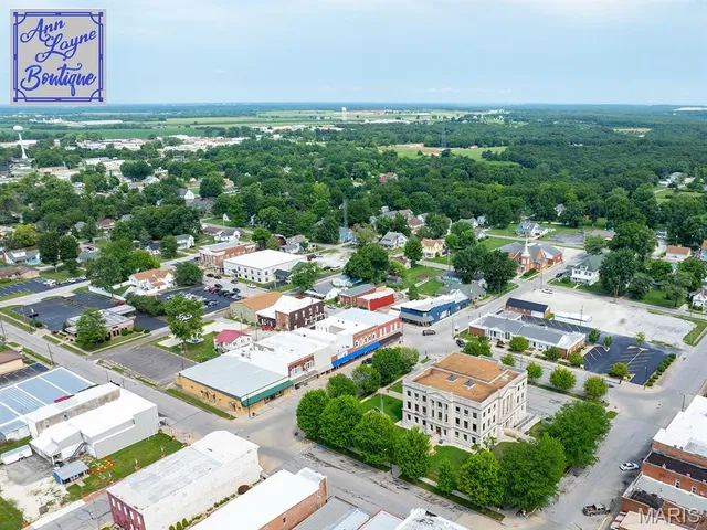 $625,500 | 201 West Church Street, Bowling Green, MO 63334