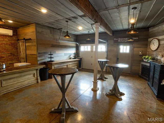 $625,500 | 201 West Church Street, Bowling Green, MO 63334