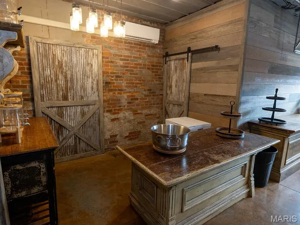 $595,000 | 201 West Church Street, Bowling Green, MO 63334