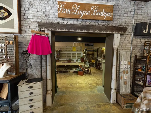 $625,500 | 201 West Church Street, Bowling Green, MO 63334