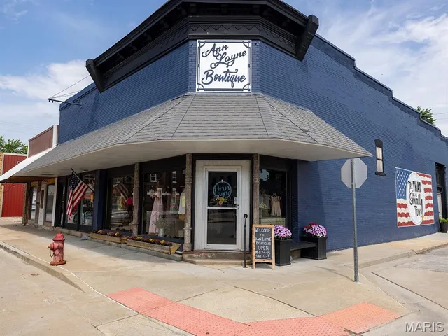 $625,500 | 201 West Church Street, Bowling Green, MO 63334