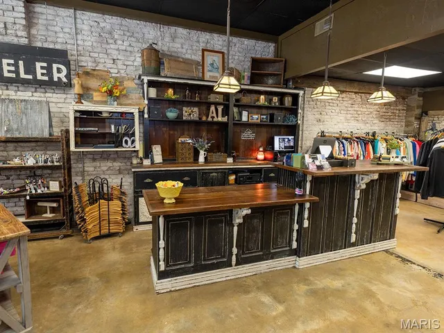 $625,500 | 201 West Church Street, Bowling Green, MO 63334