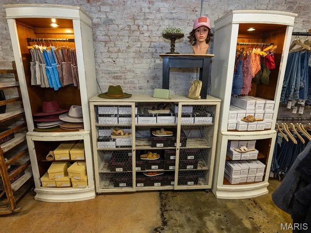 $625,500 | 201 West Church Street, Bowling Green, MO 63334