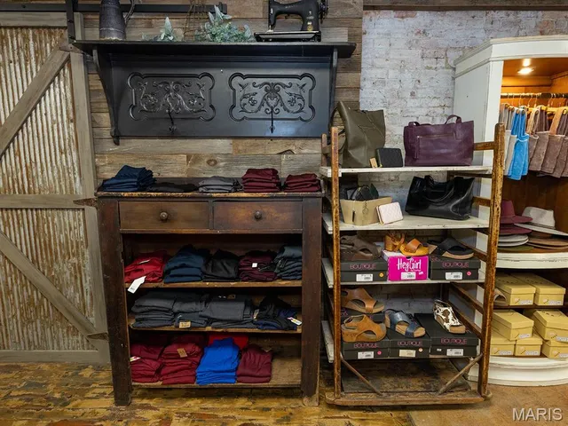 $625,500 | 201 West Church Street, Bowling Green, MO 63334