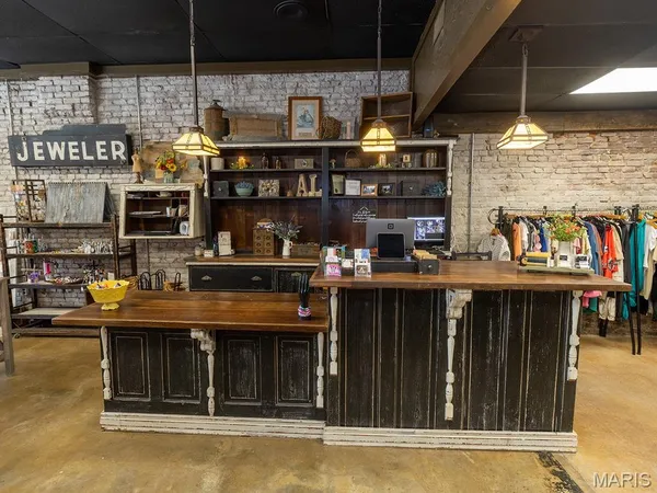 $595,000 | 201 West Church Street, Bowling Green, MO 63334