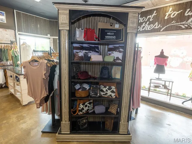 $625,500 | 201 West Church Street, Bowling Green, MO 63334