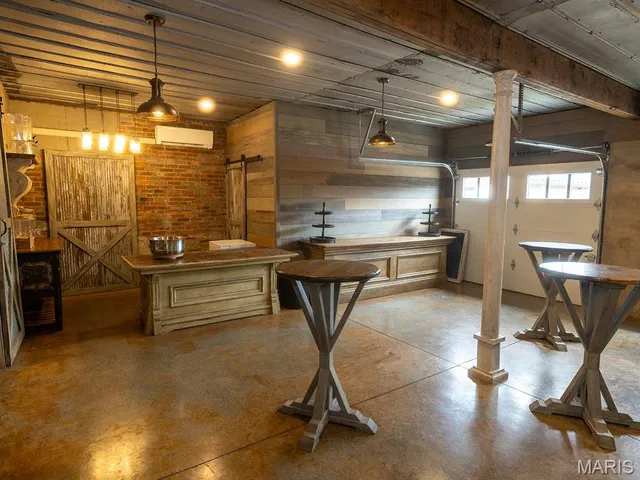 $625,500 | 201 West Church Street, Bowling Green, MO 63334