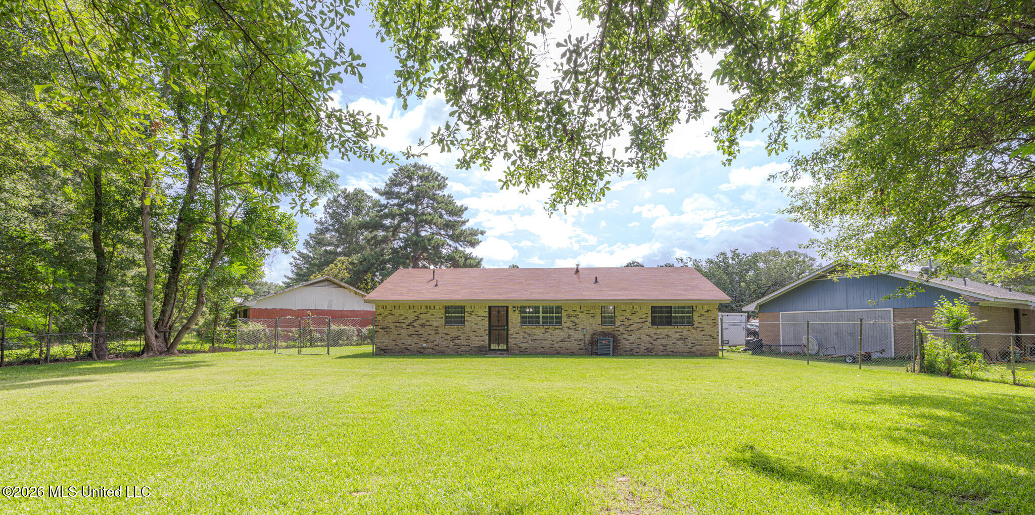 253 Rutherford B Hayes Circle Jackson, MS 39213 - Photo 5 of 25 1R4A7915