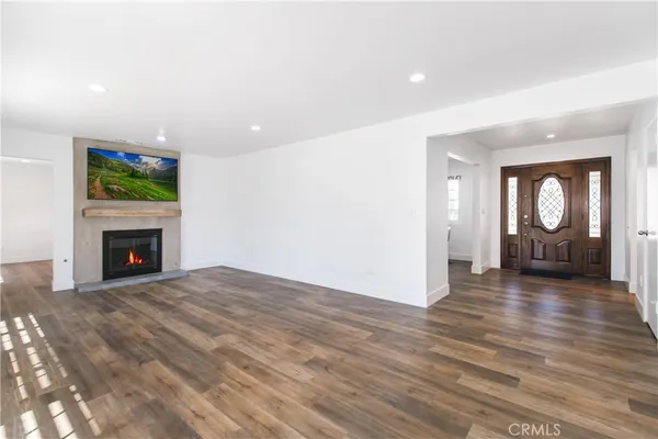 $1,189,000 | 20800 Chatsworth Street, Chatsworth, CA 91311
