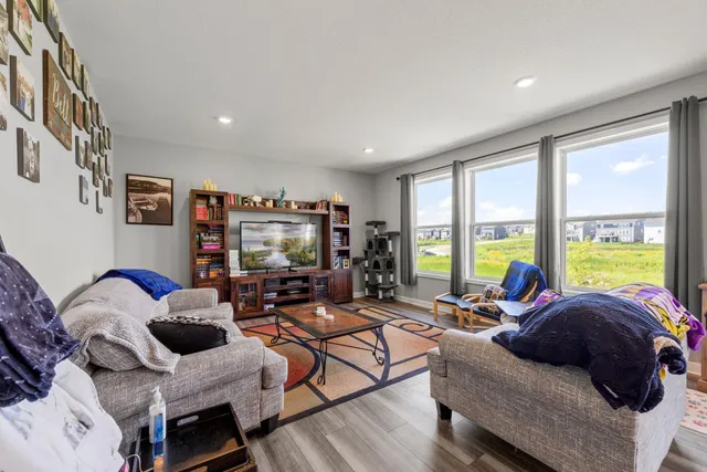 $769,900 | 4617 Cobalt Lane, Woodbury, MN 55129